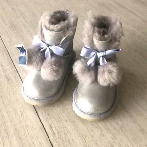 Kids/toddlers UGG booties size 9 US